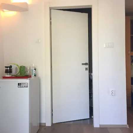 منزل للإقامة Double With Bathroom, Wifi, Airco, Parking, Washing Machine, Grill