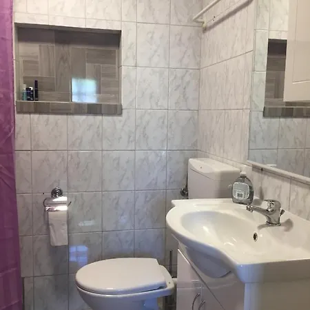 Double With Bathroom, Wifi, Airco, Parking, Washing Machine, Grill منزل للإقامة