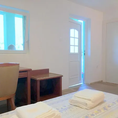 منزل للإقامة Double With Bathroom, Wifi, Airco, Parking, Washing Machine, Grill ميدولين