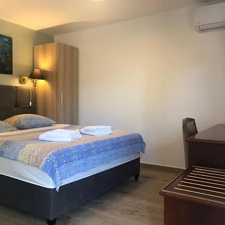 Double With Bathroom, Wifi, Airco, Parking, Washing Machine, Grill