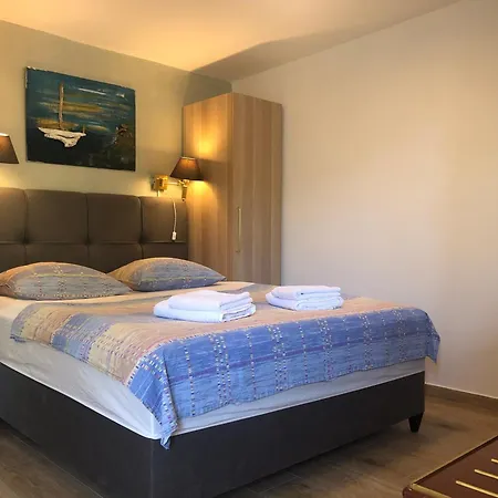 Double With Bathroom, Wifi, Airco, Parking, Washing Machine, Grill Homestay Medulin